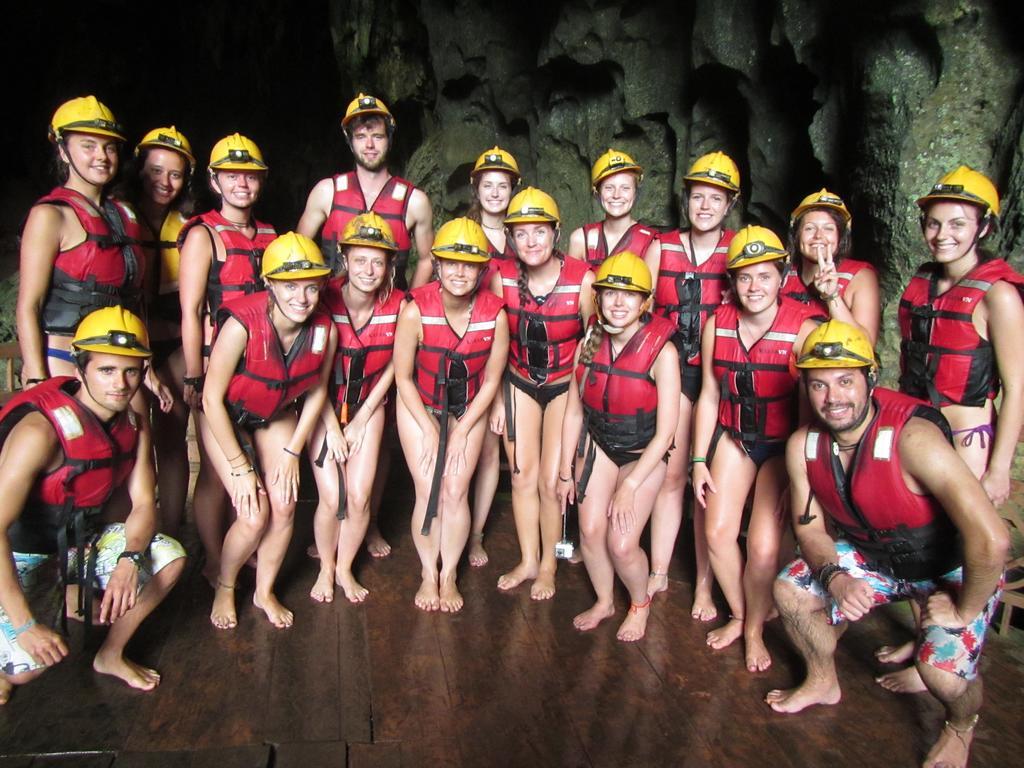 Thien Phu Hostel Phong Nha Eksteriør billede